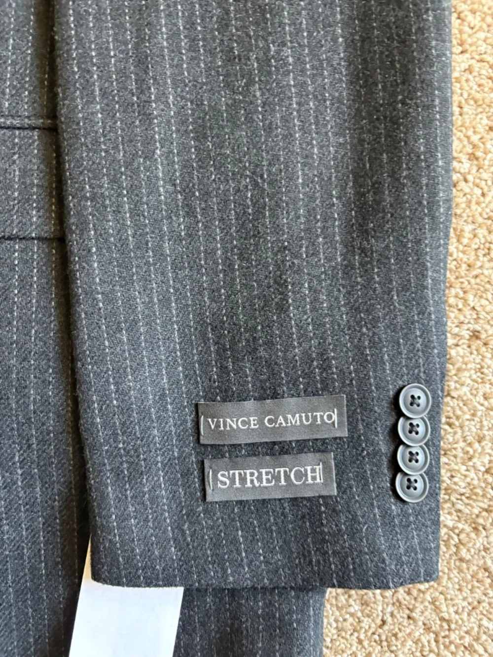 Vince Camuto Suit 42L